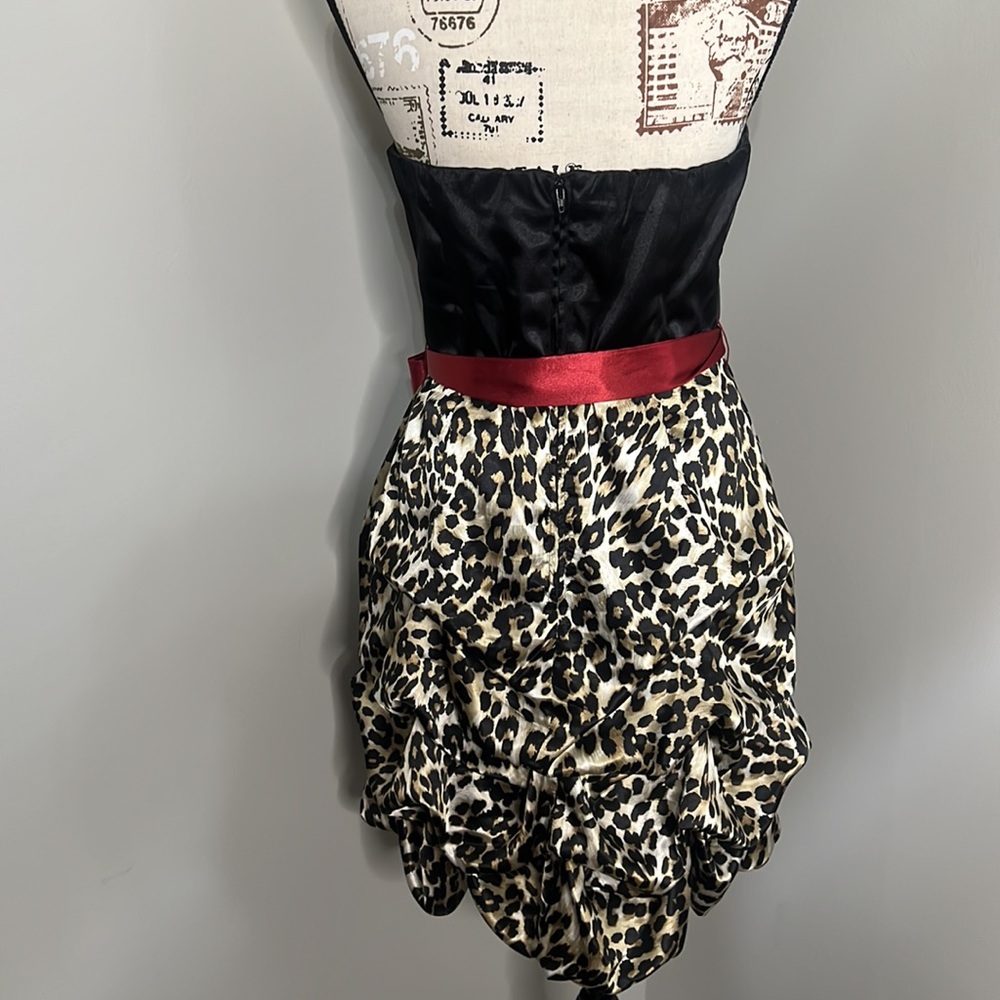 Studio Y Leopard Print Strapless Dress 7/8 | A8 - Picture 5 of 7